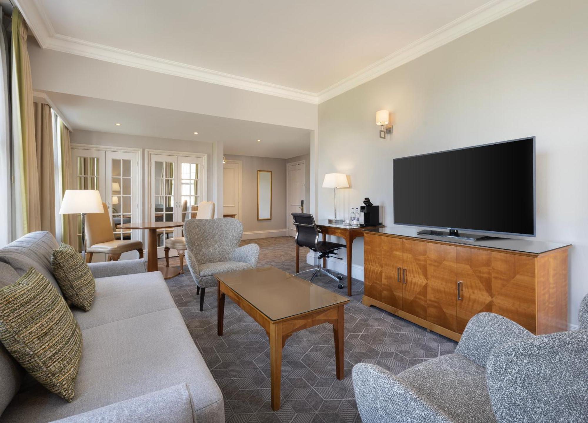Delta Hotels By Marriott Birmingham Bagian luar foto