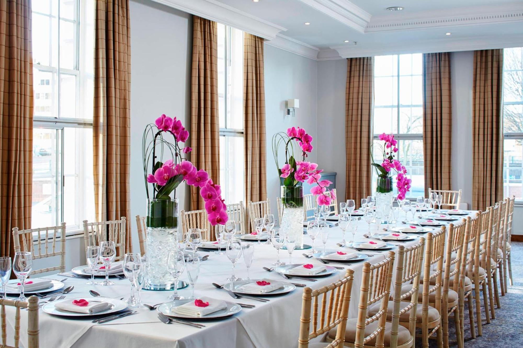 Delta Hotels By Marriott Birmingham Bagian luar foto