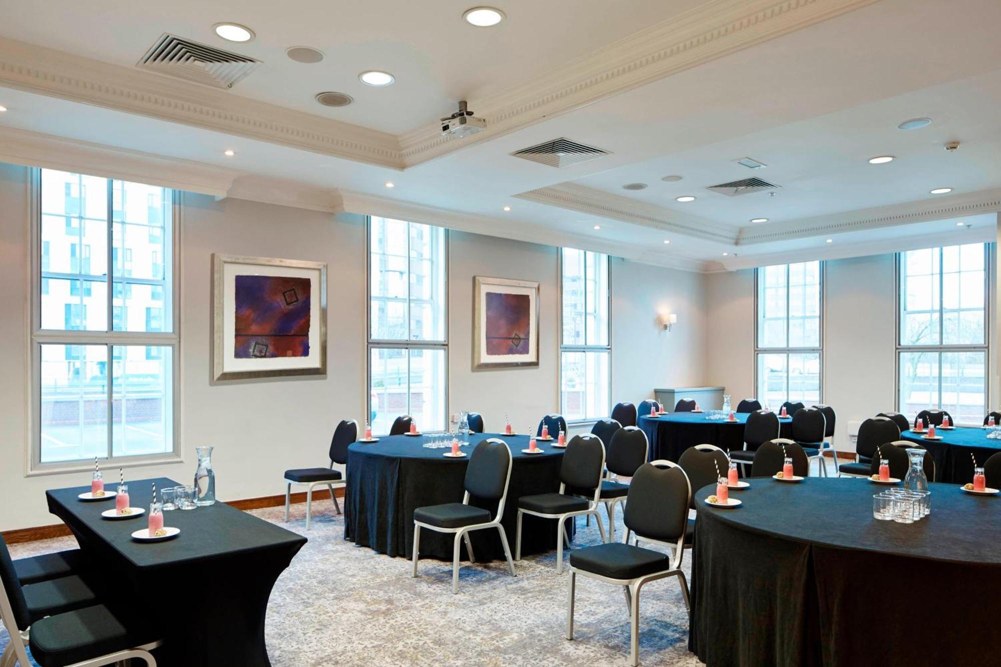 Delta Hotels By Marriott Birmingham Bagian luar foto